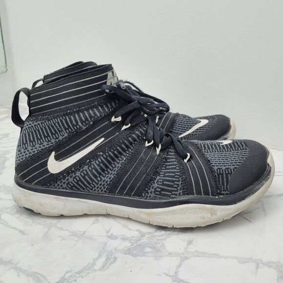 Nike Black & White Sneakers Running Shoes Size: 8.5US - Picture 3 of 12